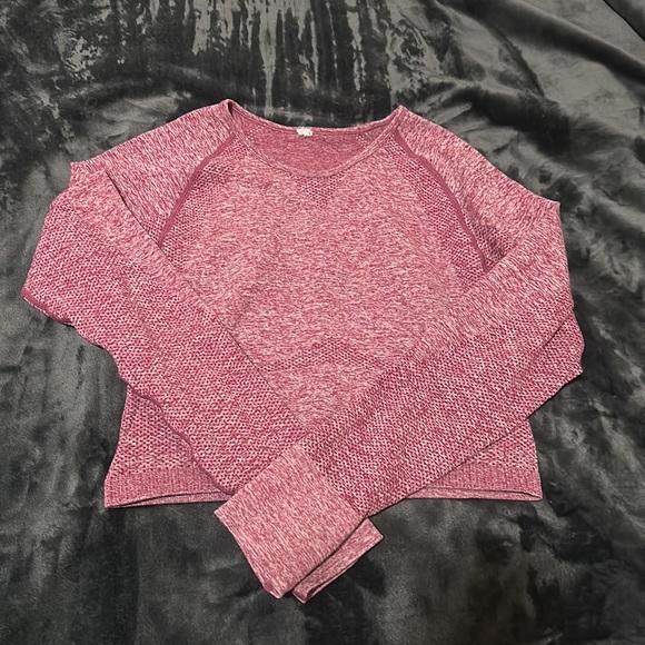 Seamless Compression Workout Crop Top - Picture 4 of 5